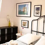 Maison De Moderne En Plein Coeur De *